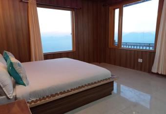 Hotel Himalaya View & Restaurant has Balcony rooms