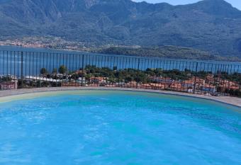 My Holidays - Residenza Il Poggio has Balcony rooms