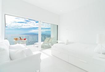 Cloud on the sea allows 18 year olds to book a room