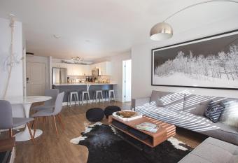 Modern Mountain Delight has Balcony rooms