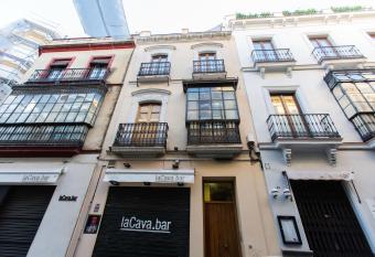 HERNANDO Colon 12 allows 18 year olds to book a room