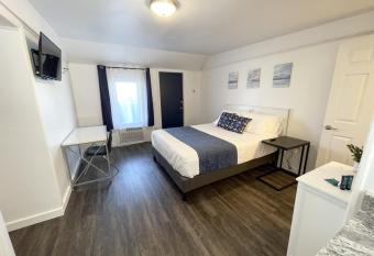 Anchor Bay Inn and Suites has Balcony rooms