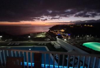 Apartament with Teide view , Montana Amadores has Balcony rooms