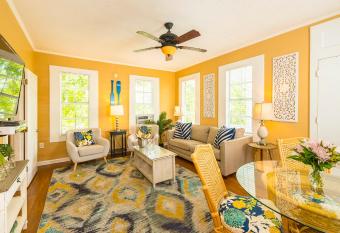 Rose Lane Villas has Balcony rooms