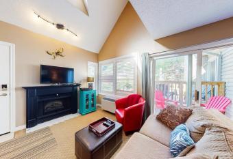 Condo 116 at North Creek Resort has Balcony rooms