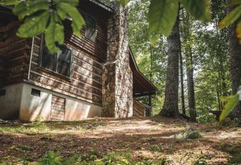Creekside Overlook at 36 North Cabin - Fireplace has Balcony rooms