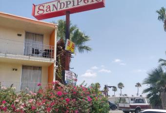 Sandpiper Inn and Spa has Balcony rooms