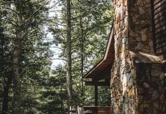 Mountain Laurel Cabin at 36 North - Fireplace has Balcony rooms
