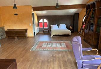 COMANEGRA allows 18 year olds to book a room