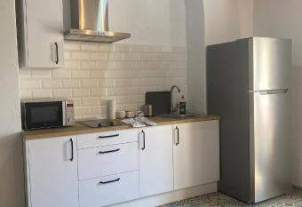 LA VENDIMIA has Balcony rooms