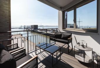 Bheaven I Sea Pilot Premium Apartment has Balcony rooms