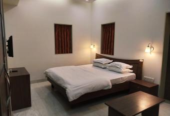 Pals Hotel has Balcony rooms