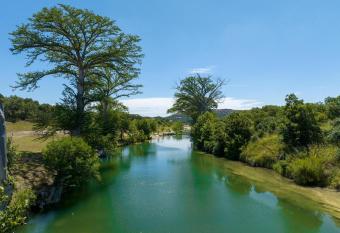 Kickin Back has Balcony rooms