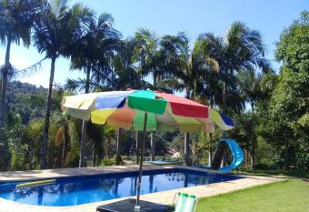 CHACARA VALE DOS SONHOS LUGAR ENCANTADOR has Smoking/Balcony rooms