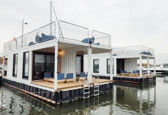 Flotel St-Jean-sur-Richelieu has Balcony rooms