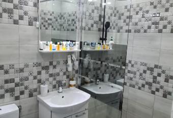 Garsoniera in regim hotelier  allows 18 year olds to book a room