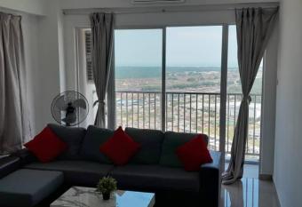 Idaman Homestay has Balcony rooms