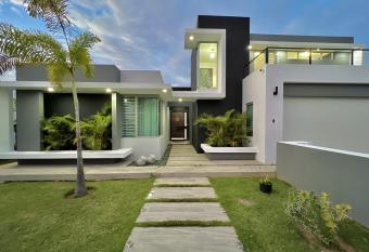 Utopia Luxury Villa has rooms with a private hot tub