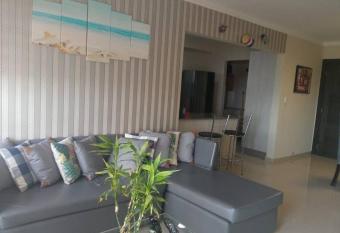 Cozy condo w/pool near airport & zona colonial allows 18 year olds to book a room