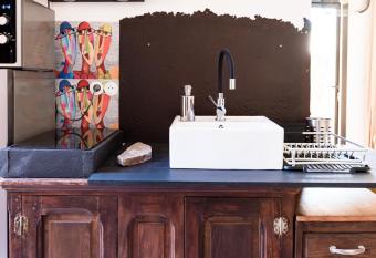 NeW   Bassin Vintage   parking   plage   wifi allows 18 year olds to book a room