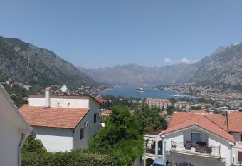 Apartments Gogo allows 18 year olds to book a room