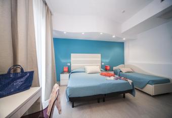 Hotel Levante has rooms with a private hot tub