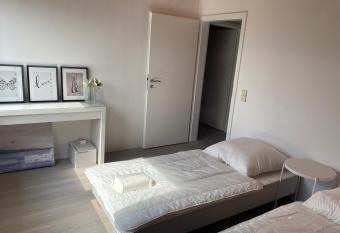 M  blierte Wohnung in Stuckenbrock Senne - H  velhof allows 18 year olds to book a room