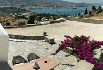 Bayviewhouse 1 has Balcony rooms