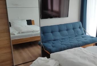 Herberge Balmweid 1 allows 18 year olds to book a room