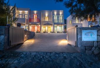 KLIMA BAY Beachfront Boutique Houses has Balcony rooms