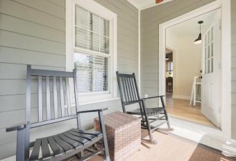 Historic Dream - Unit B has Balcony rooms