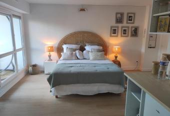 Mes anges allows 18 year olds to book a room