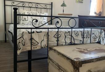 C   del Prete country room allows 18 year olds to book a room