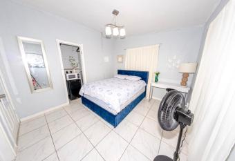 Private Room Beach with Private Shower allows 18 year olds to book a room