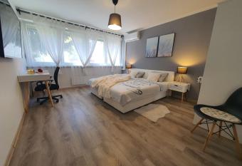 Aparman Je   3 De Lux has Balcony rooms