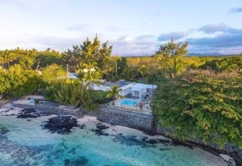 La Crique by Fabular Villas & Hotels has Balcony rooms