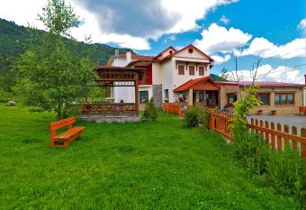 Villa Alexandra has Balcony rooms