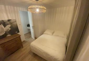 Dolce vita by Jeff allows 18 year olds to book a room