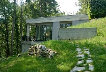 Varesello 20 has Balcony rooms