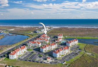 Oceanside Retreat has Balcony rooms