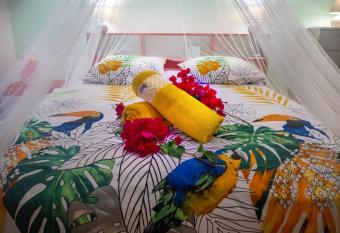 Studio La Belle Vue, vue mer, wifi, plage    50m has Balcony rooms