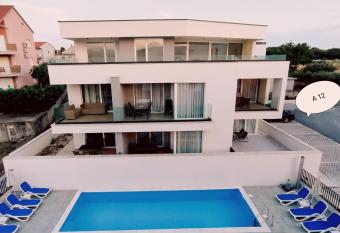 Villa apartment Laganini has Balcony rooms