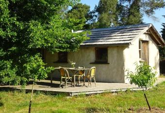 maisonnette   cologique isol  e en botte de paille has Balcony rooms