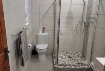 Six Valk Avenue allows 18 year olds to book a room