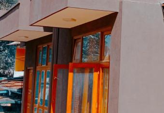 Ridmi Home Stay has Balcony rooms