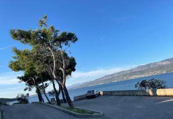 Tropical 2 bedroom Apartment Heaven like beaches has Balcony rooms