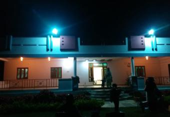 N S FARMS AND RESORTS has Balcony rooms