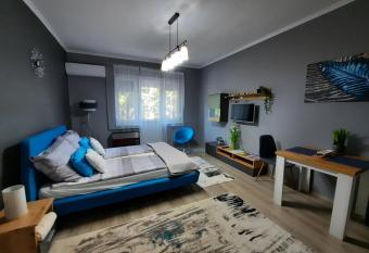 BeThere Apartman allows 18 year olds to book a room
