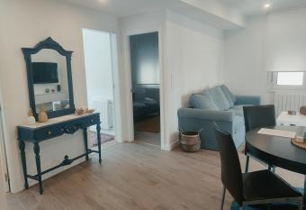 Apartamento Moa  a Centro, reci  n reformado has Balcony rooms