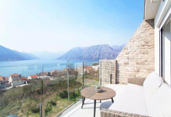 Modern Apt Lovely Terrace with Sea View in Dobrota has Balcony rooms